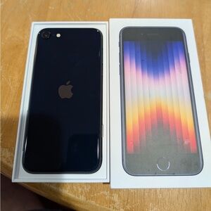 iPhone SE refurbished - no charger
